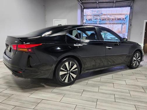 2022 Nissan Altima 2.5 SV