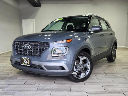 Ecotronic Gray 2025 Hyundai VENUE SEL