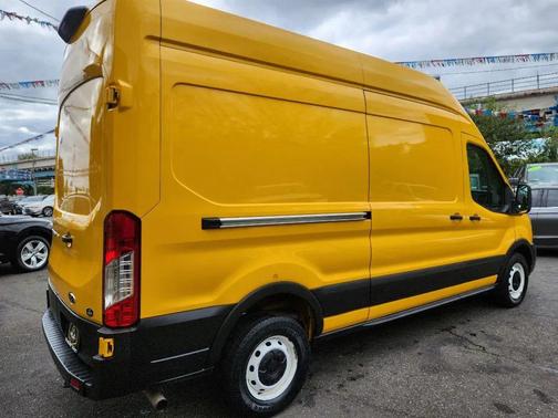 2021 Ford Transit-250 Base