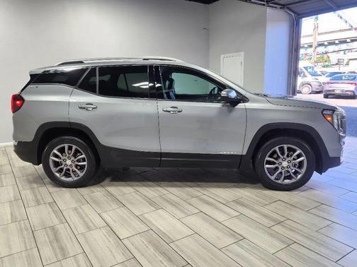 2023 GMC Terrain SLT