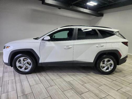 White Pearl 2024 Hyundai TUCSON SEL
