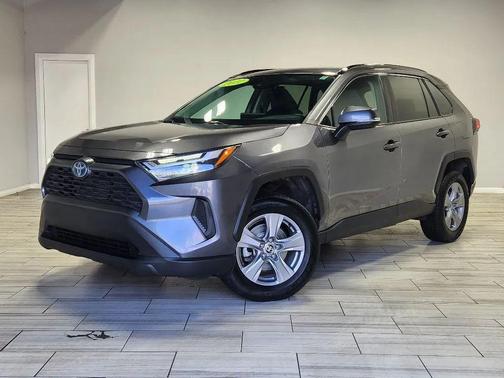2022 Toyota RAV4 Hybrid XLE