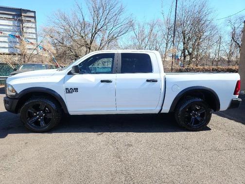 2024 RAM 1500 Classic Warlock Crew Cab 4x2 5'7' Box