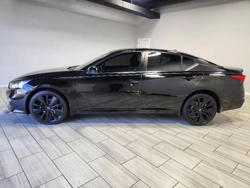 2022 Nissan Altima SR Intelligent AWD