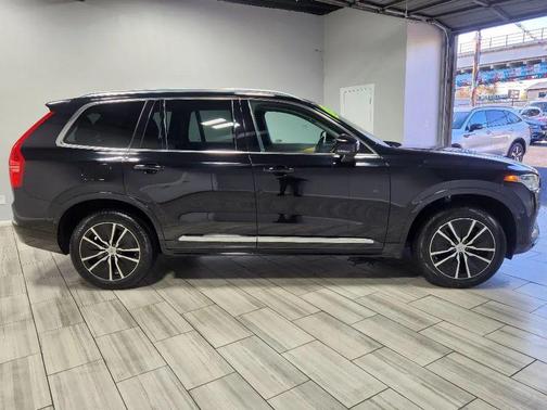 2022 Volvo XC90 Recharge Plug-In Hybrid T8 Inscription Expression 7 Passenger