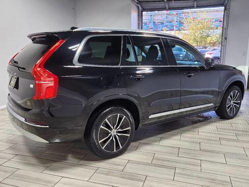2022 Volvo XC90 Recharge Plug-In Hybrid T8 Inscription Expression 7 Passenger