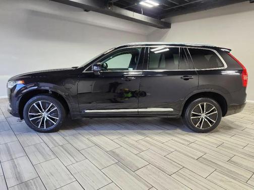 2022 Volvo XC90 Recharge Plug-In Hybrid T8 Inscription Expression 7 Passenger