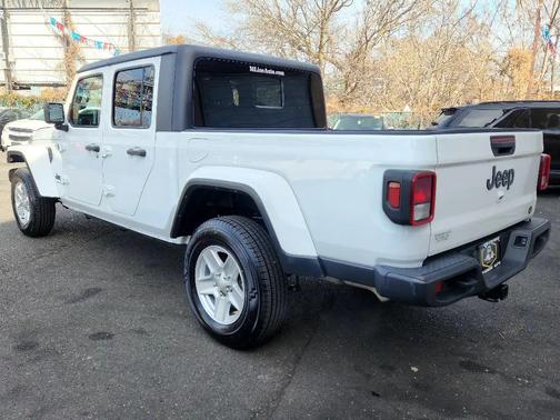 2023 Jeep Gladiator Sport S