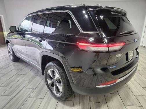 2023 Jeep Grand Cherokee 4xe Base