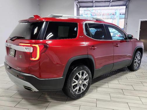 2023 GMC Acadia AWD SLT