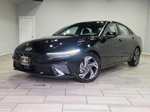 2025 Hyundai ELANTRA SEL