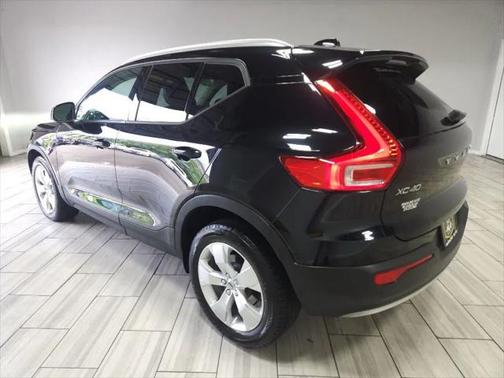 2020 Volvo XC40 T5 Momentum