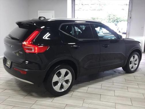 2020 Volvo XC40 T5 Momentum