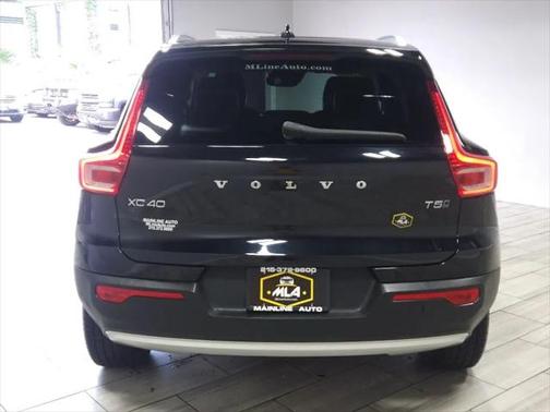 2020 Volvo XC40 T5 Momentum