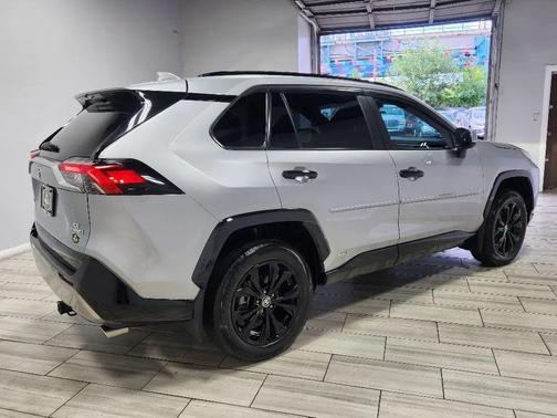 2023 Toyota RAV4 Hybrid SE