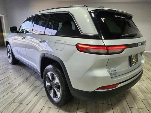 2023 Jeep Grand Cherokee 4xe Base