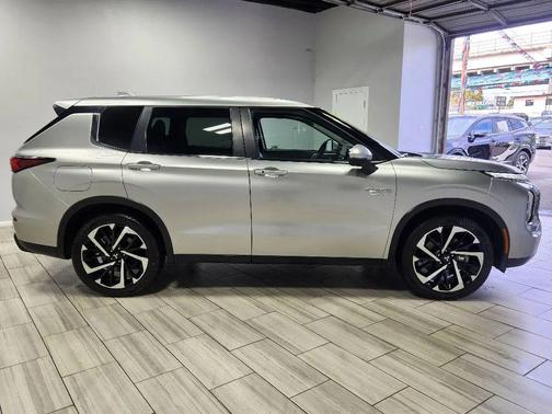 2023 Mitsubishi Outlander PHEV SE S-AWC