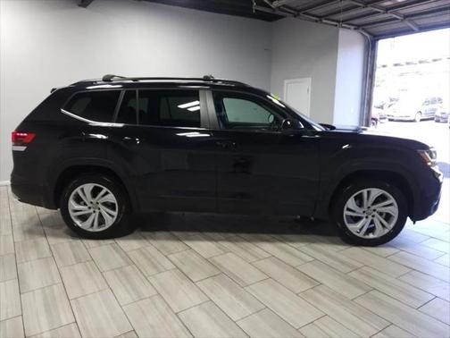 2022 Volkswagen Atlas 2.0T SE w/Technology 4MOTION