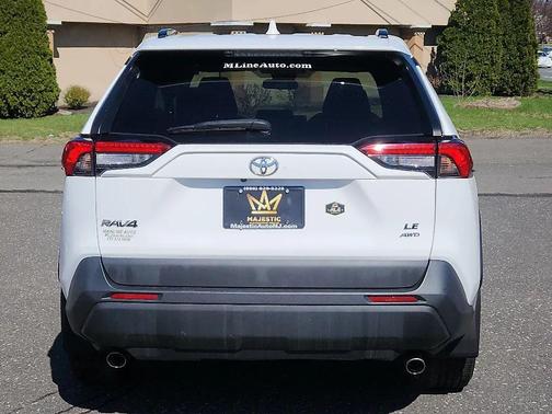 Super White 2020 Toyota RAV4 LE