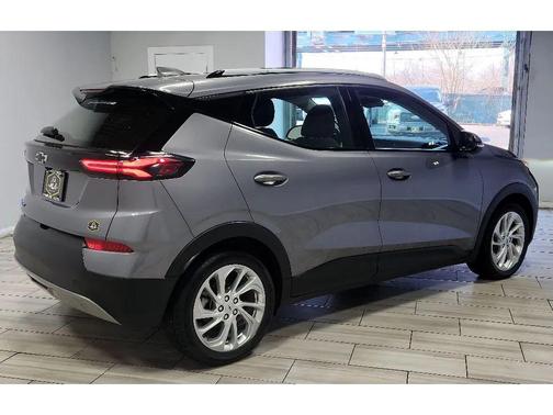 Gray Ghost Metallic 2023 Chevrolet Bolt EUV FWD LT