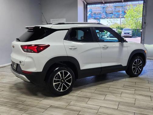 Summit White 2025 Chevrolet Trailblazer LT