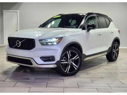 2021 Volvo XC40 T5 R-Design