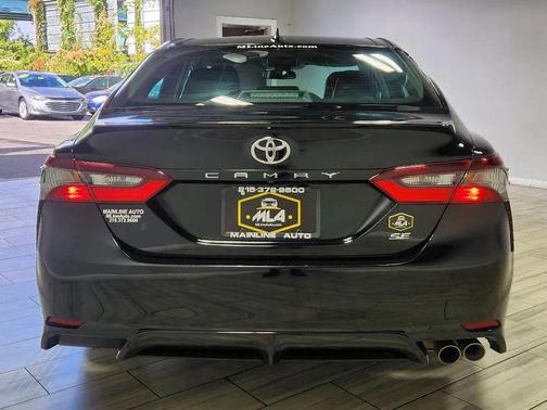 2022 Toyota Camry SE