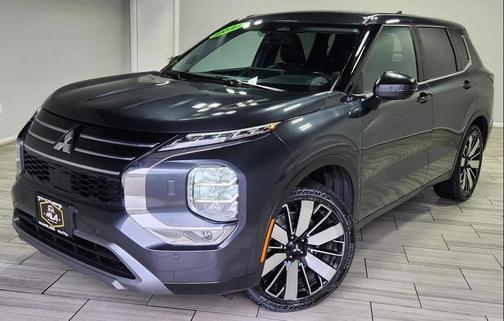 Gray 2025 Mitsubishi Outlander SE S-AWC