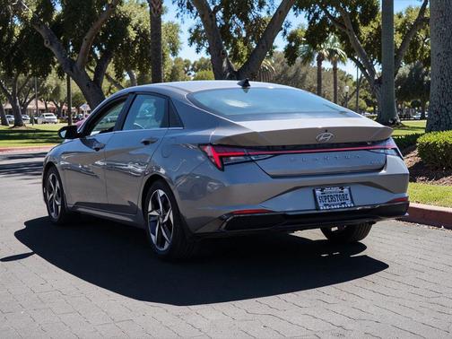 2022 Hyundai ELANTRA HEV Limited