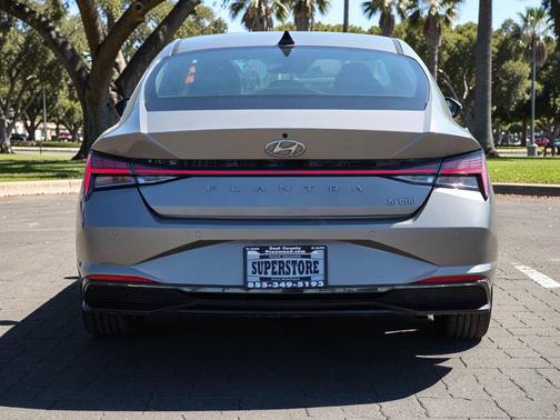 2022 Hyundai ELANTRA HEV Limited