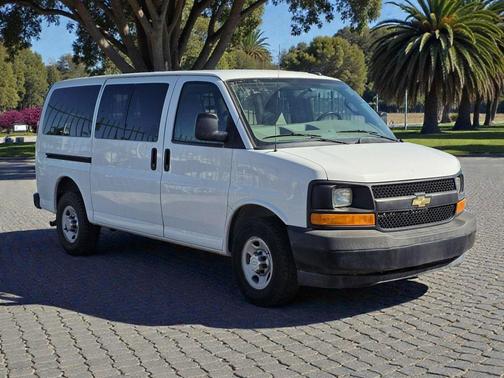 2017 Chevrolet Express 2500 LS
