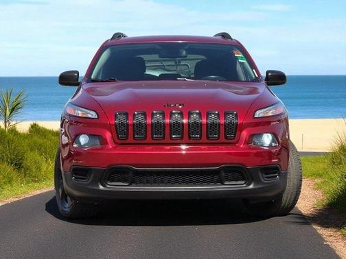 2017 Jeep Cherokee Sport