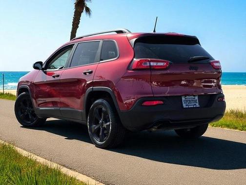 2017 Jeep Cherokee Sport