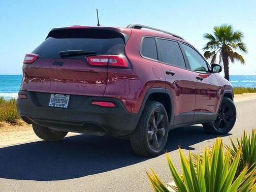 2017 Jeep Cherokee Sport