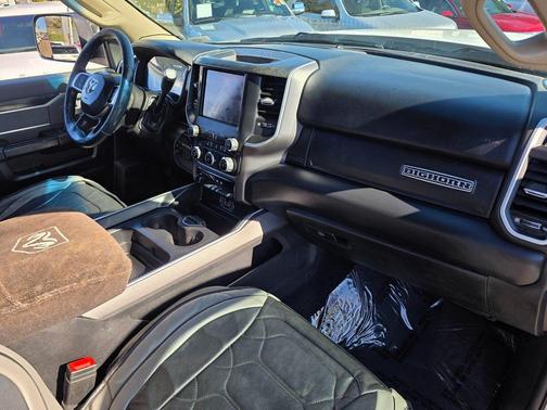 2019 RAM 3500 Big Horn Crew Cab 4x4 8' Box