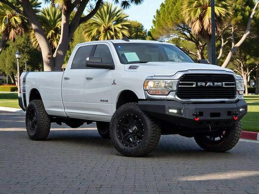 2019 RAM 3500 Big Horn Crew Cab 4x4 8' Box