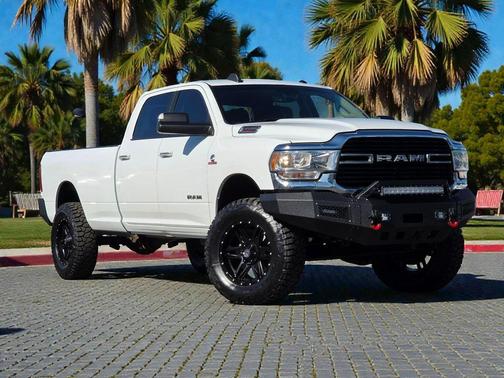 2019 RAM 3500 Big Horn Crew Cab 4x4 8' Box