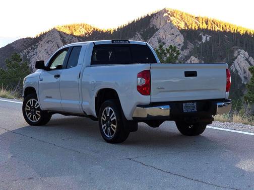 2018 Toyota Tundra SR5