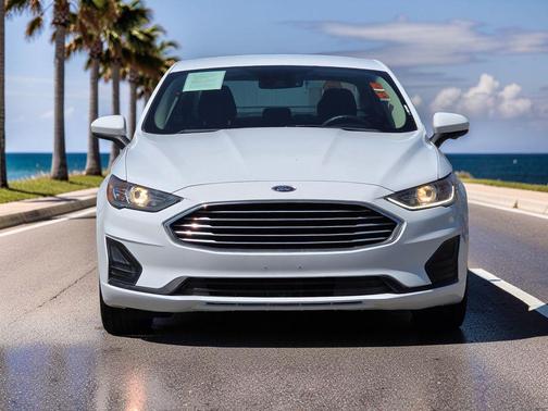 Oxford White 2019 Ford Fusion Hybrid SE