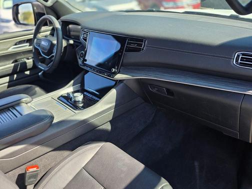 2024 Jeep Wagoneer L Series II 4x4