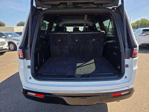 2024 Jeep Wagoneer L Series II 4x4