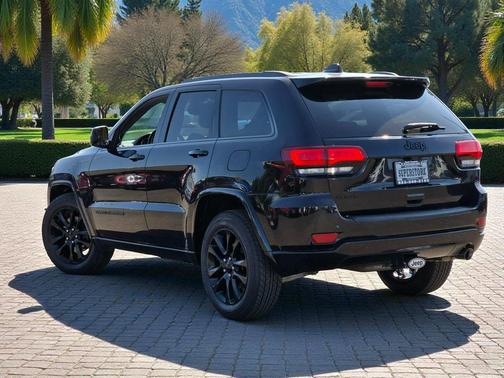 2021 Jeep Grand Cherokee Laredo