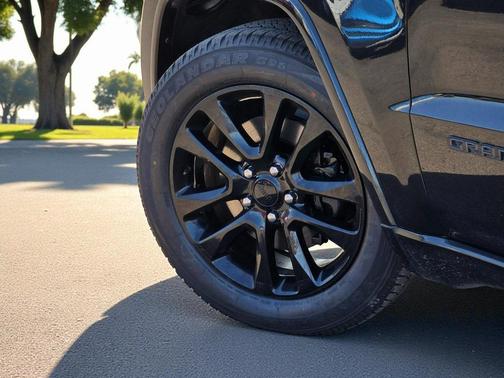 2021 Jeep Grand Cherokee Laredo