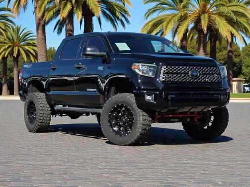 2018 Toyota Tundra SR5