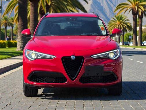 2018 Alfa Romeo Stelvio Sport
