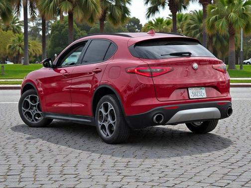 2018 Alfa Romeo Stelvio Sport