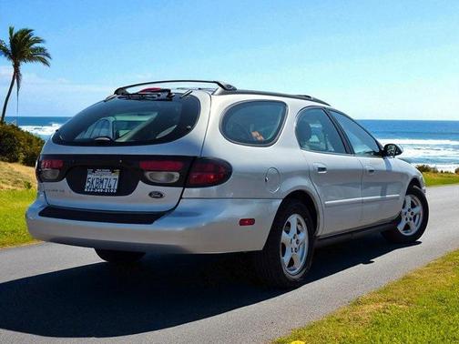 2004 Ford Taurus SE