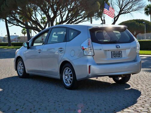 2014 Toyota Prius v Two