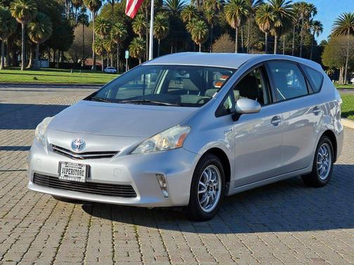 2014 Toyota Prius v Two