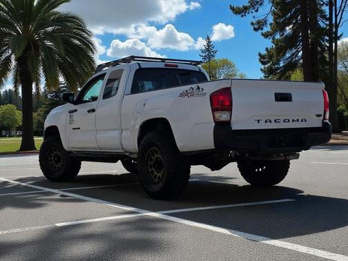 2018 Toyota Tacoma SR